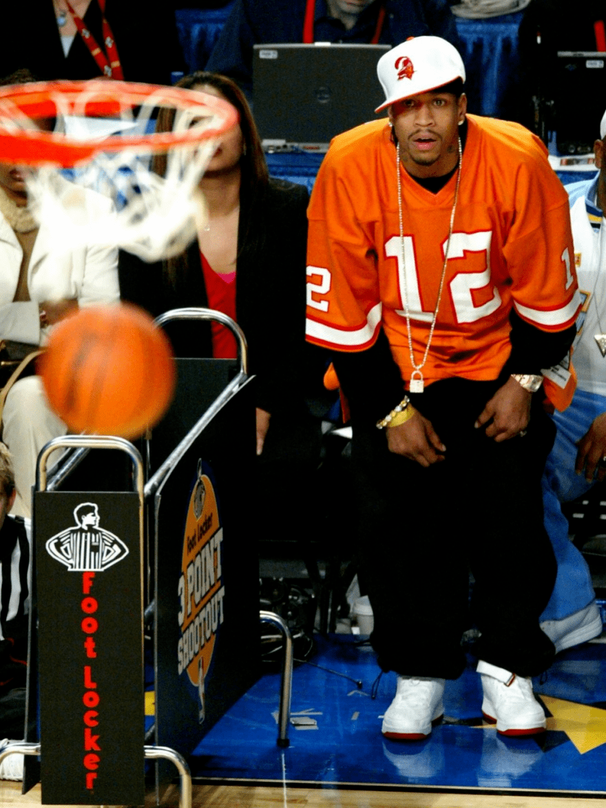 粤港澳逾300名青少年空手道选手同台竞技（粤港澳三地300多名青少年空手道选手同场角逐）