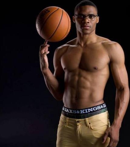 中超赛季刚落幕，武汉三镇却遭遇重磅打击，明年保级形势堪忧（中超谢幕之时，武汉三镇遭重创，来季保级前景不容乐观）