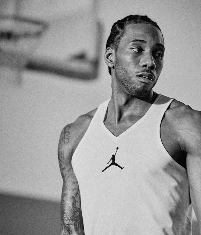 每体：为纪念重返诺坎普，巴萨在对阵毕包时会身着特别版球衣（每体：庆祝重返诺坎普，巴萨战毕尔巴鄂将披纪念版球衣）