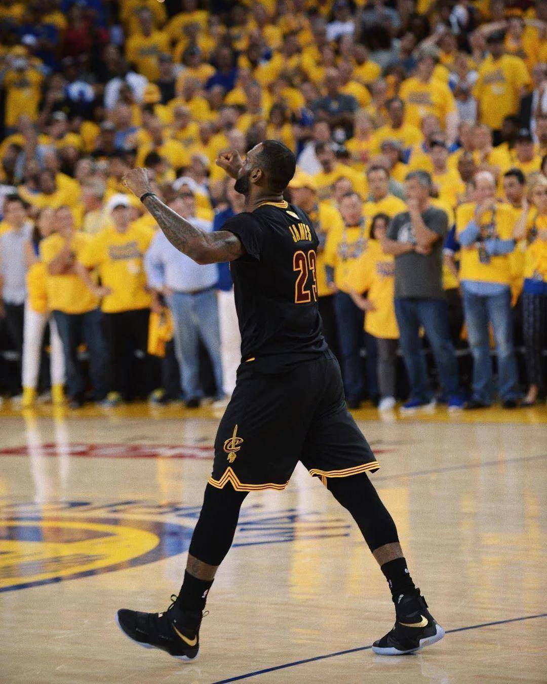 意媒：梅努是那不勒斯中场引援首选，备选方案包括弗拉泰西（意媒：那不勒斯中场补强首选梅努，弗拉泰西列入备选）