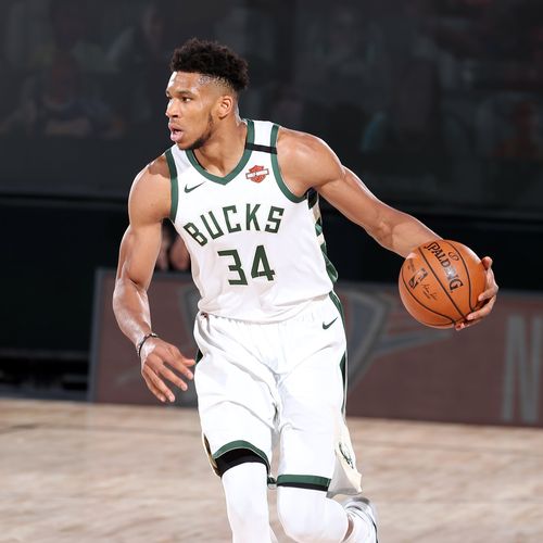 费耶诺德筹划将现有主场升级为下沉式球场，预计能容纳5.6万人（费耶诺德拟将现主场改造为下沉式球场，预计可容纳约5.6万人）