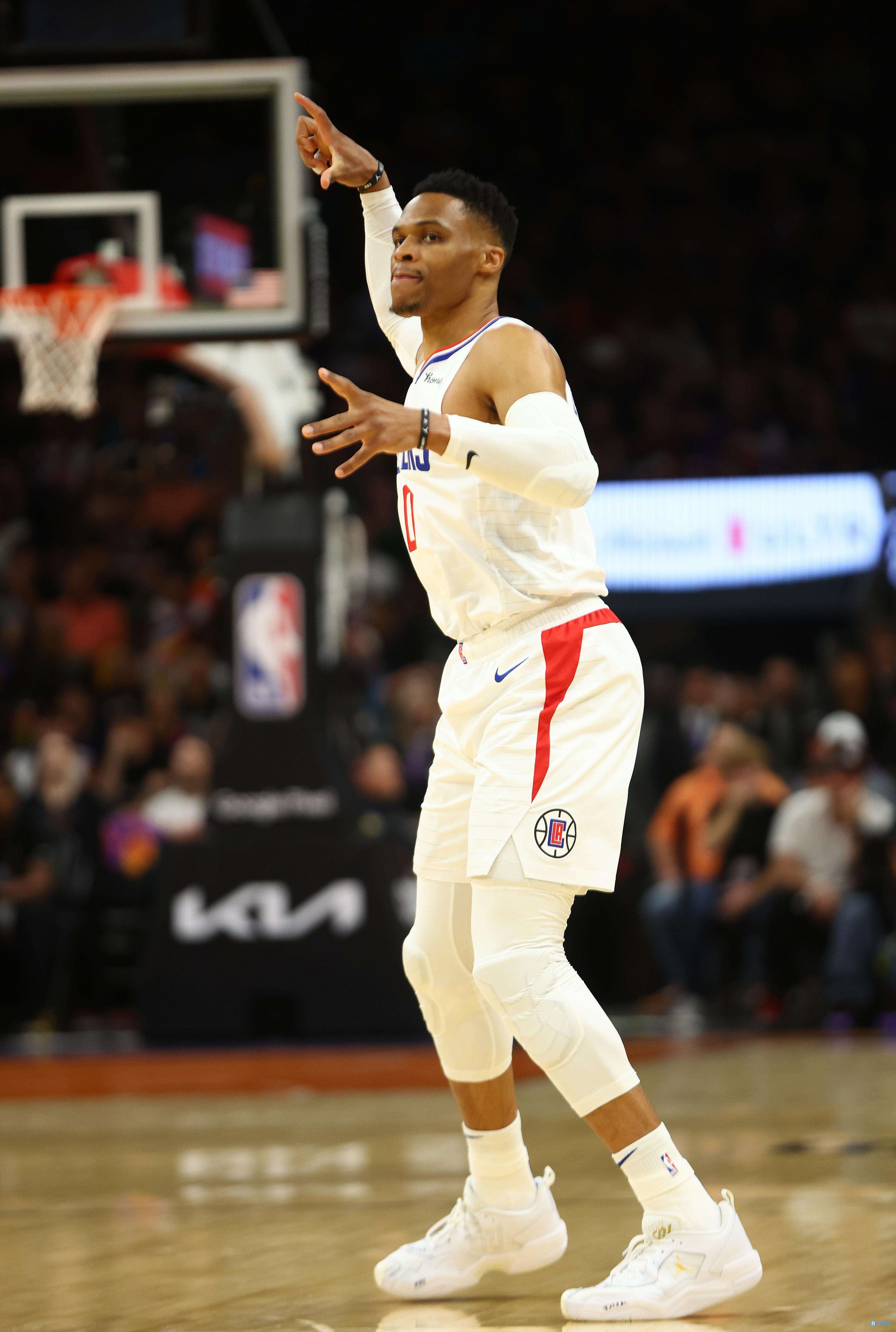 图拉姆：我们踢得很认真，我们是强大的团队，这对年轻人有益（图拉姆：我们态度投入，团队实力雄厚，这对年轻球员大有裨益）