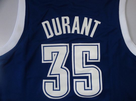 足球欧洲金童奖结果揭晓，新科得主含泪发声（欧洲金童奖结果出炉，新科得主哽咽发声）