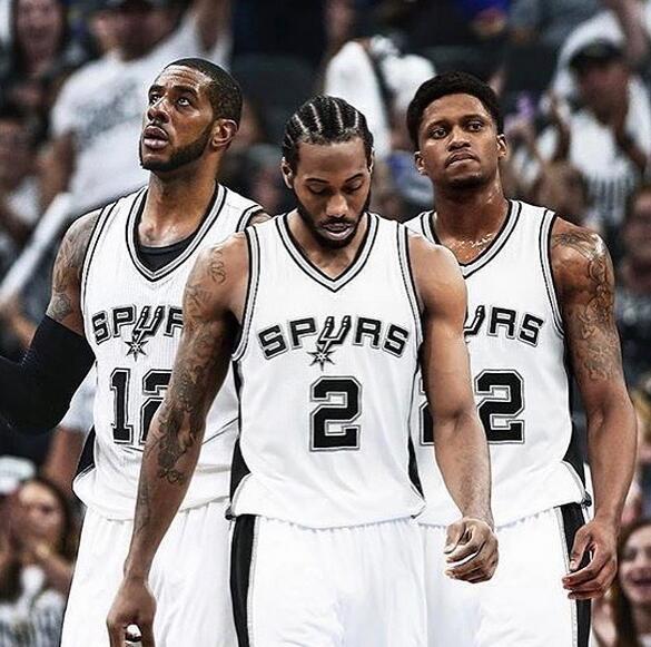 记者：尤文、国米等意甲俱乐部考察热那亚中场马利诺夫斯基（记者称尤文、国米等多支意甲球队正在考察热那亚中场马利诺夫斯基）