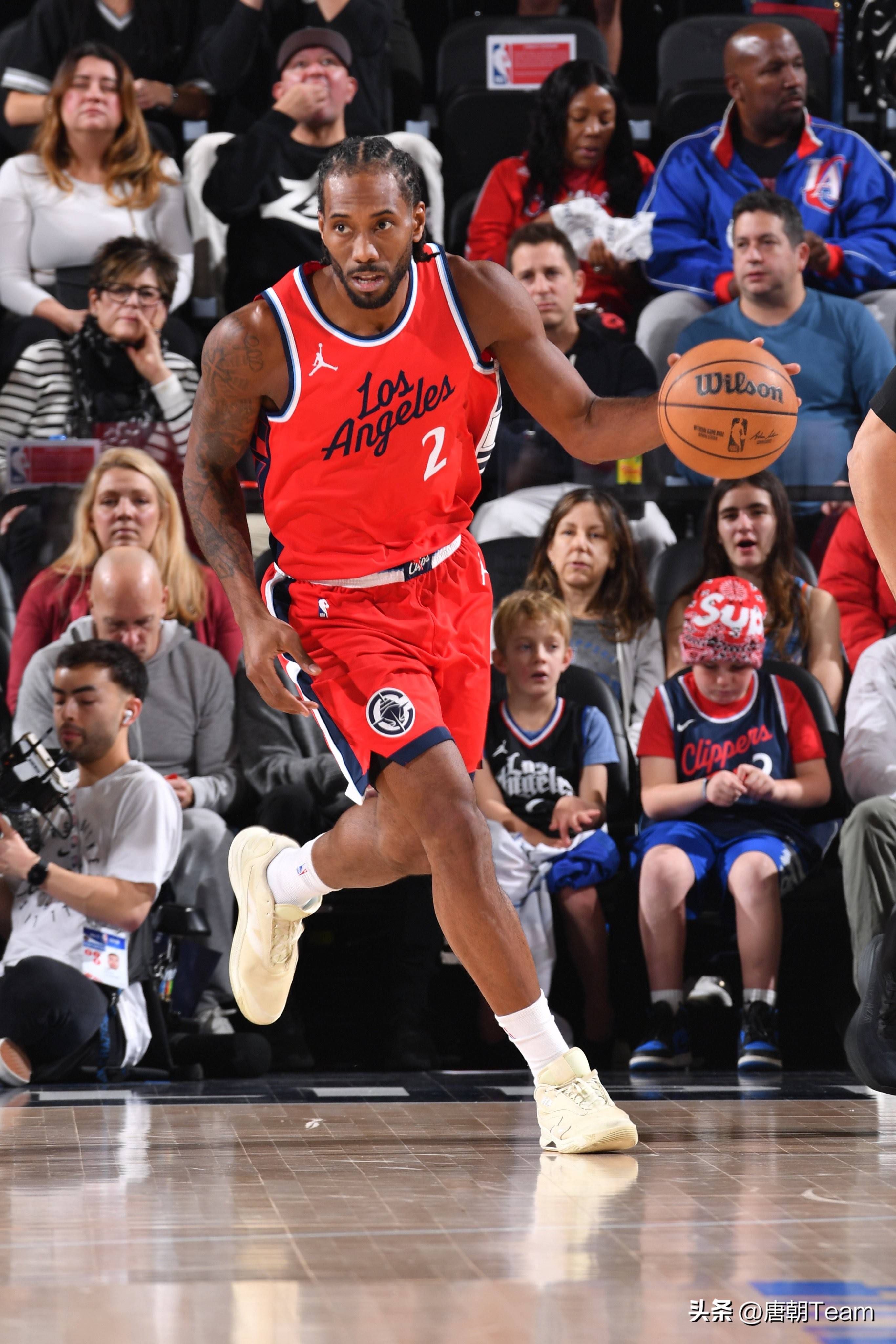 米体：米兰双雄均有意铃木彩艳，帕尔马要价2000万欧（米体：米兰城双雄争夺铃木彩艳，帕尔马标价2000万欧元）