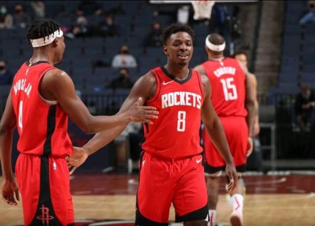 德天空：多特关注昆滕-廷贝尔；布兰特开始学习西班牙语（德天空：多特有意昆滕-廷贝尔，布兰特已开始学西语）