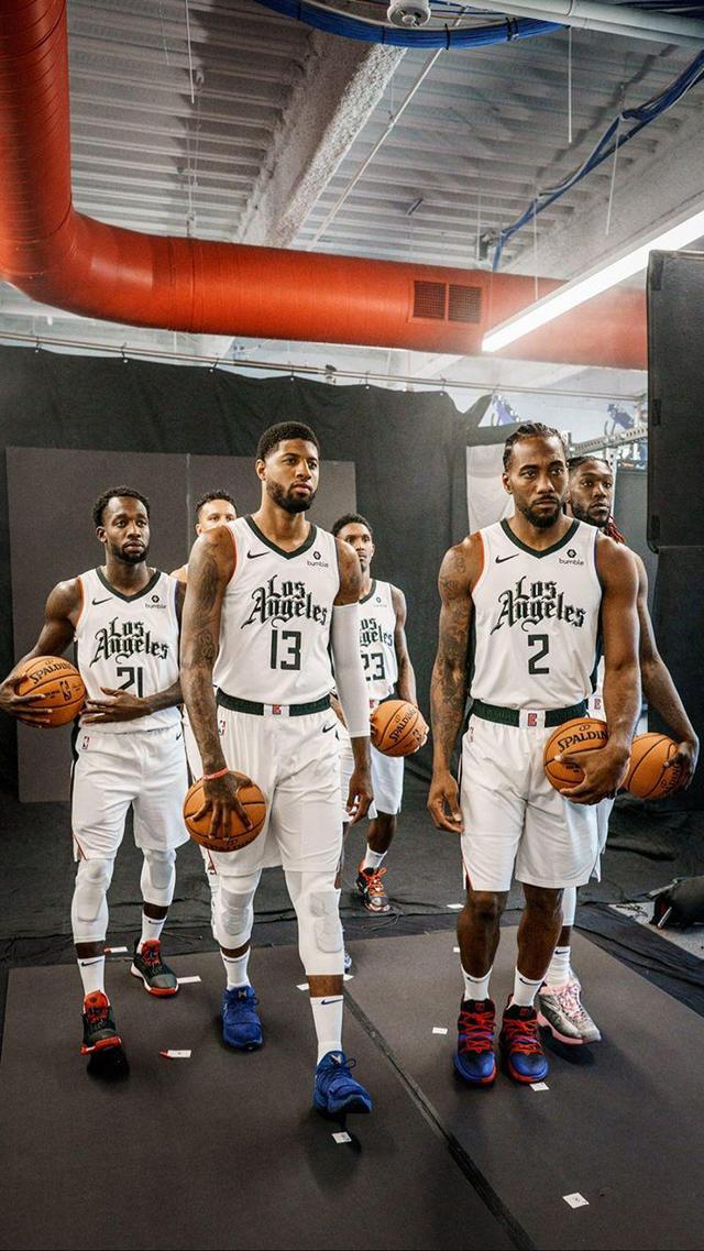 巴黎圣日耳曼姆巴佩连续两场破门（巴黎圣日耳曼前锋姆巴佩连场破门）